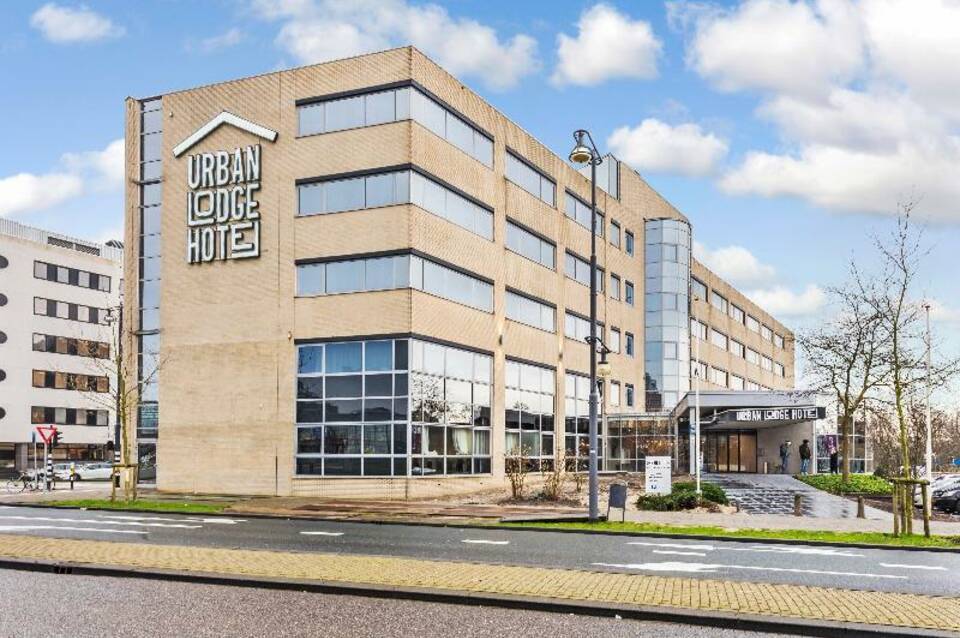 Urban Lodge Hotel 1