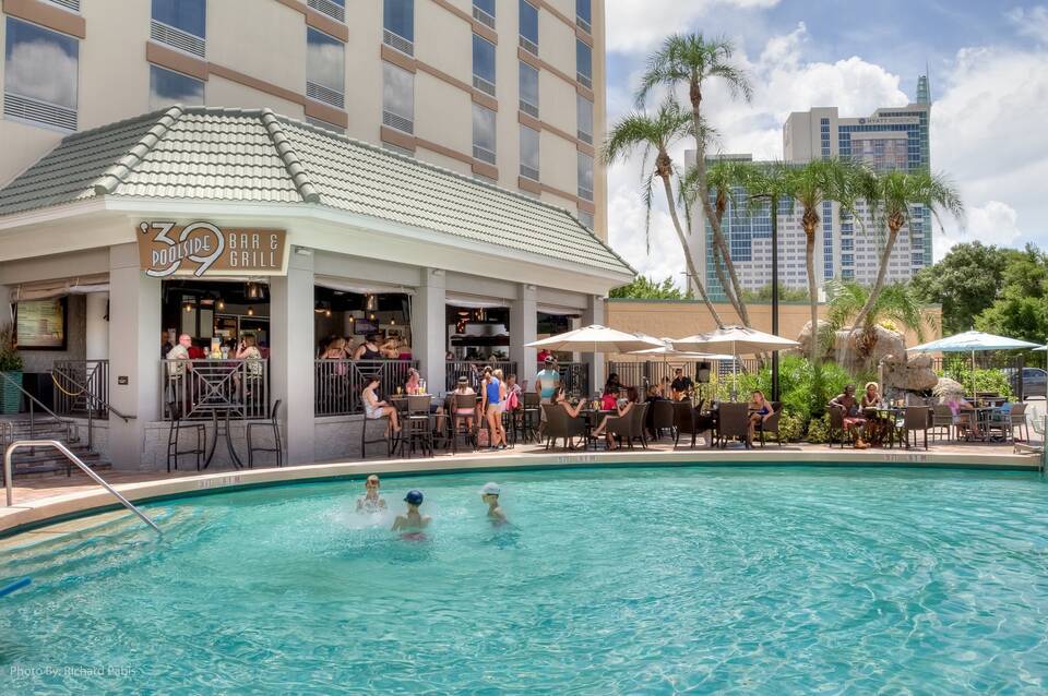 Rosen Plaza Hotel 5