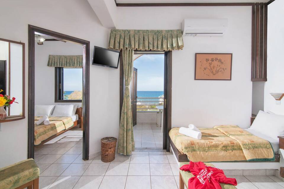 ILIOSTASI BEACH Apartments 3