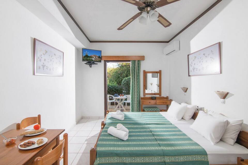 ILIOSTASI BEACH Apartments 4