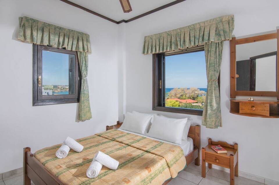 ILIOSTASI BEACH Apartments 5