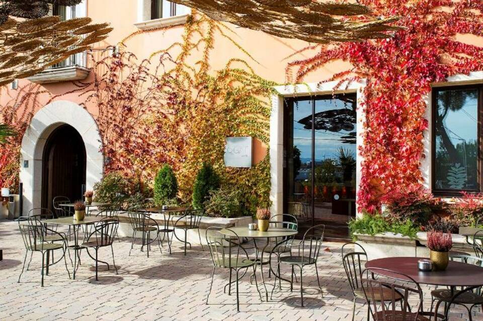 Qgat Restaurant, Events & Hotel 5