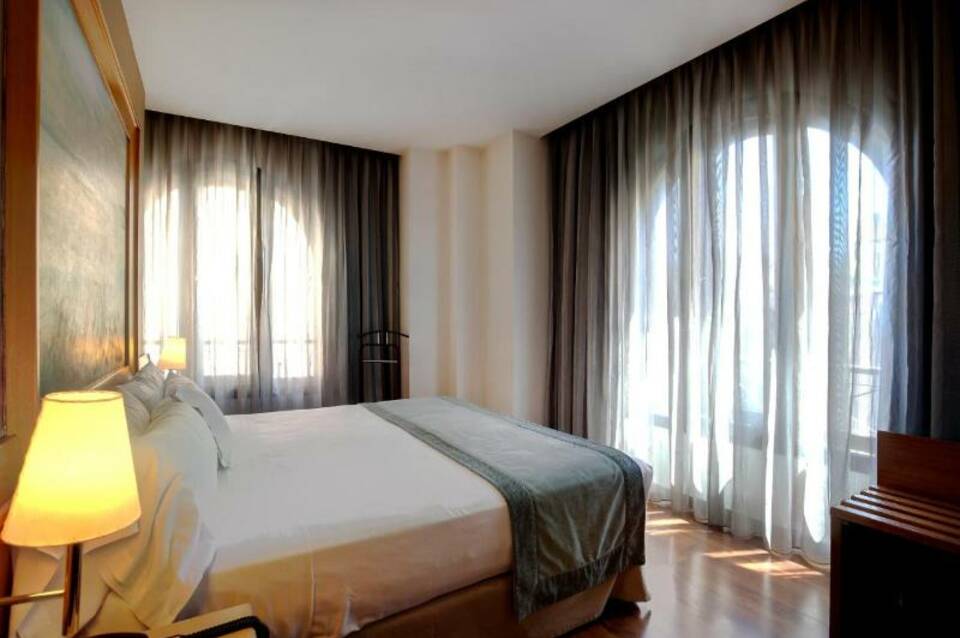 Catalonia Excelsior 1