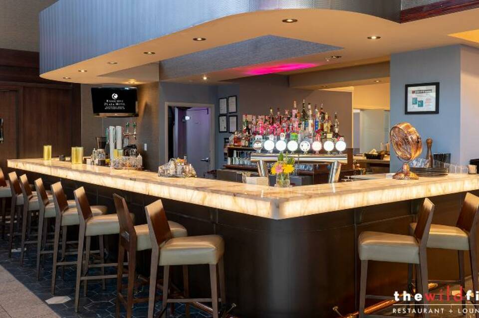 Executive Plaza Hotel Metro Vancouver 2