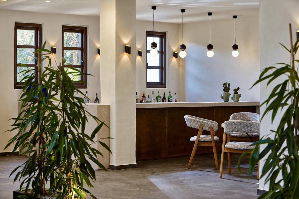 Vasia Ormos Hotel 2