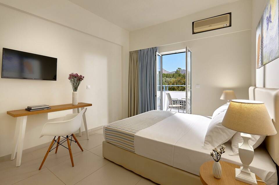 Vasia Ormos Hotel 5