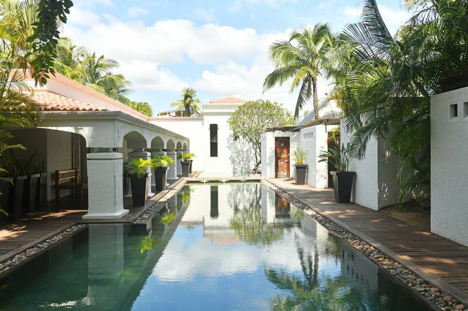 Mauricia Beachcomber Resort & Spa 4
