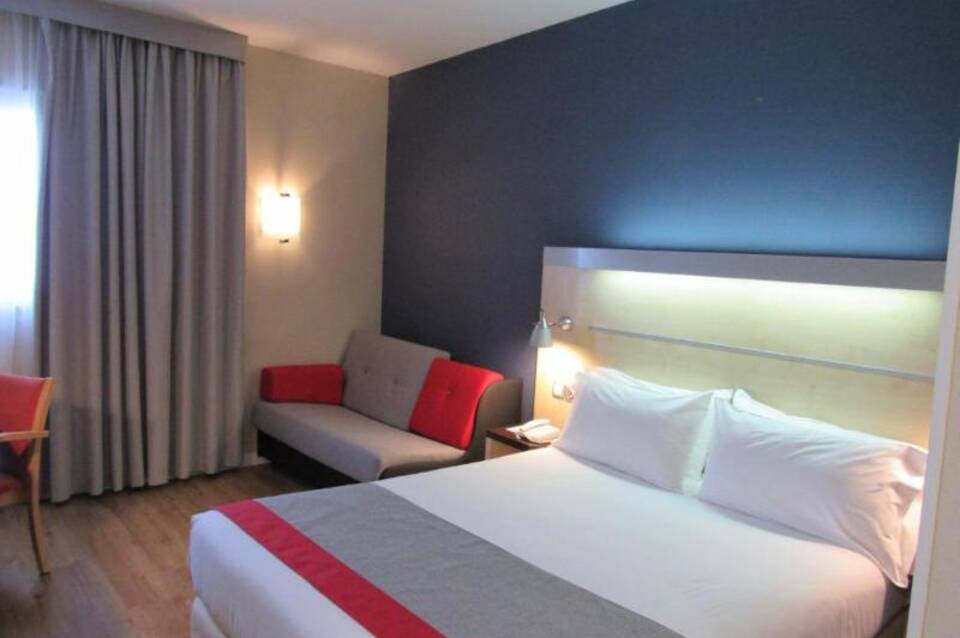 Holiday Inn Express Barcelona - City 22@ 1