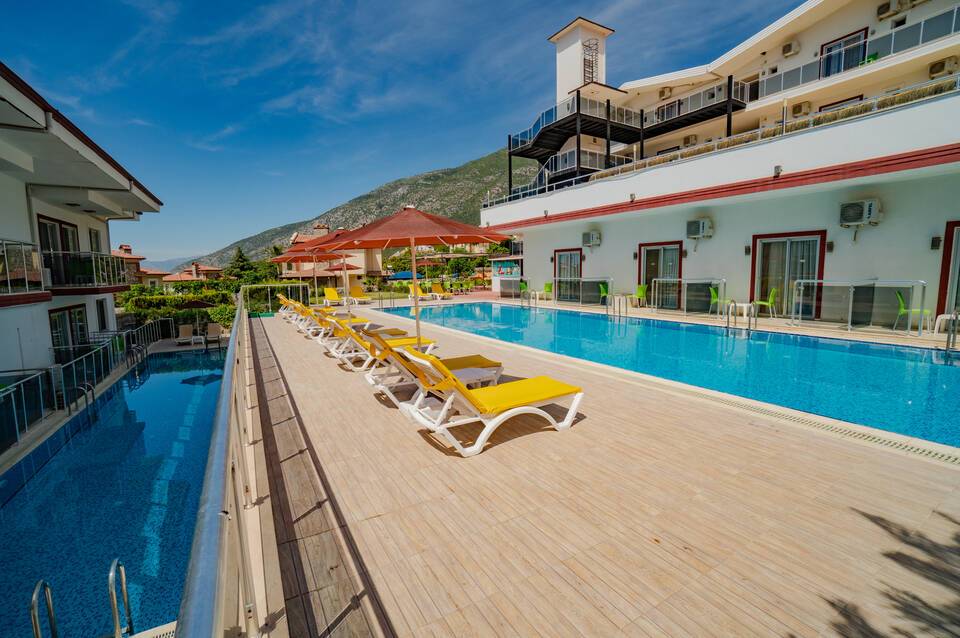 Sunshine Holiday Resort 3