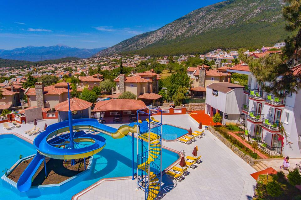 Sunshine Holiday Resort 4