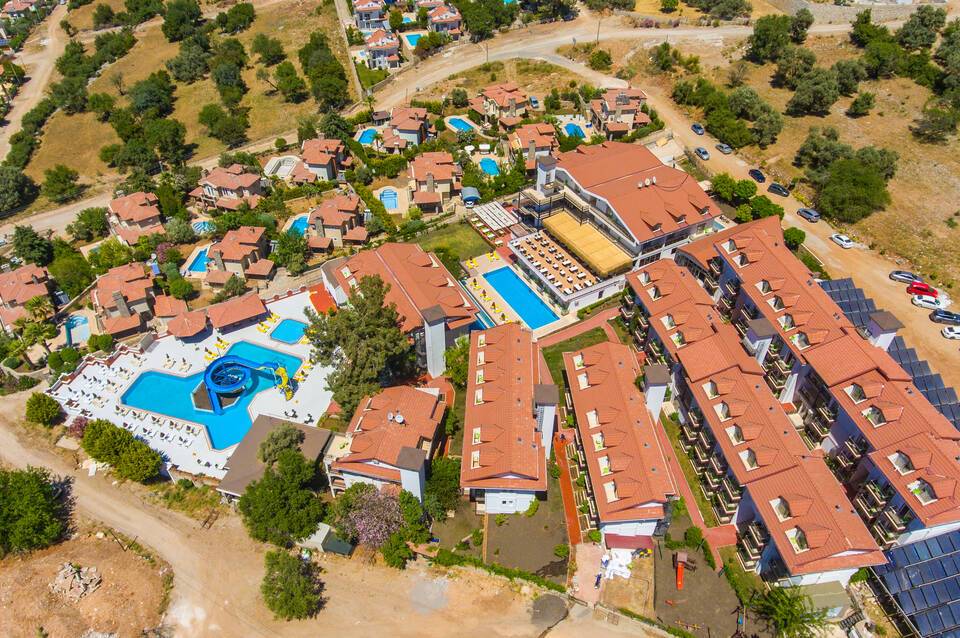 Sunshine Holiday Resort 5
