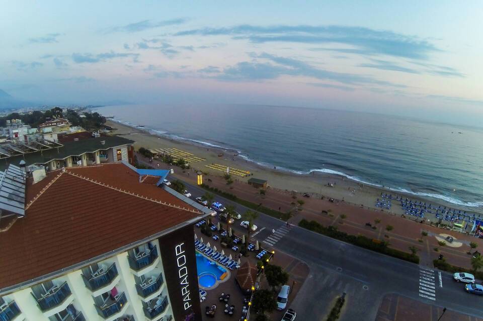 Parador Beach Hotel 2