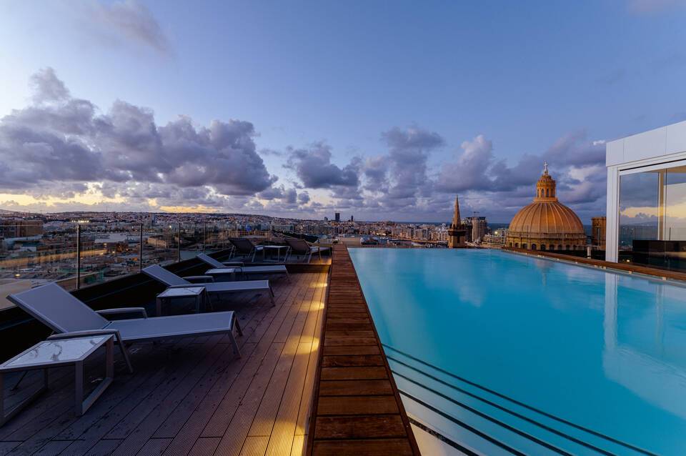 The Embassy Valletta Hotel 3