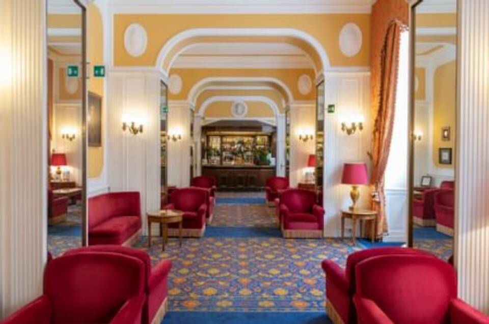 Bettoja Hotel Massimo D'Azeglio 5