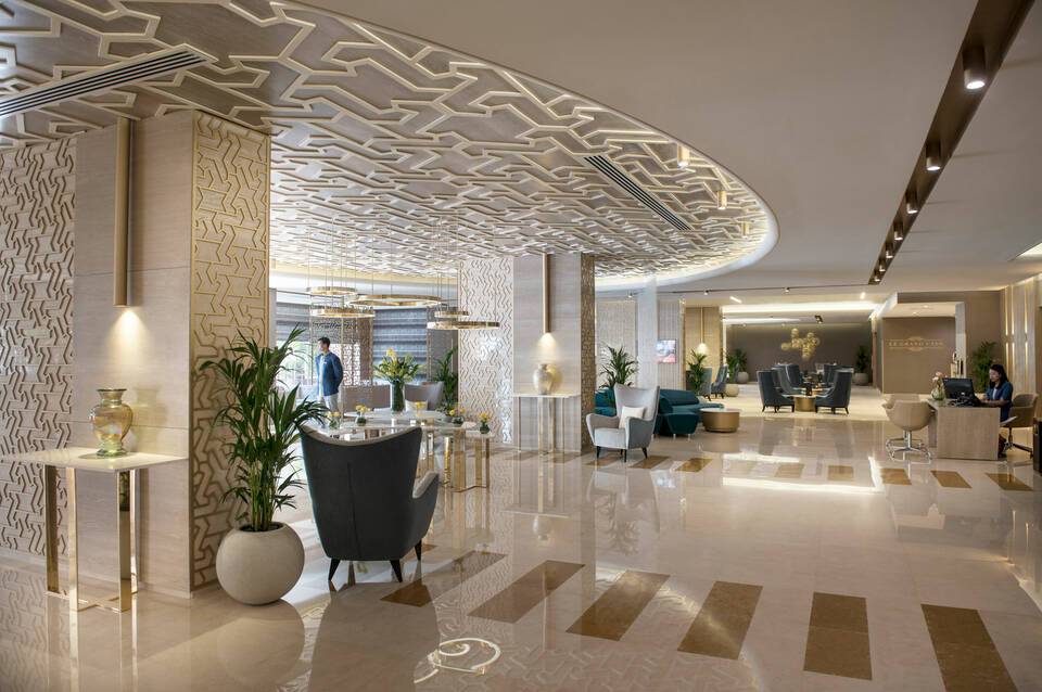 Two Seasons Hotel & Apartments 2