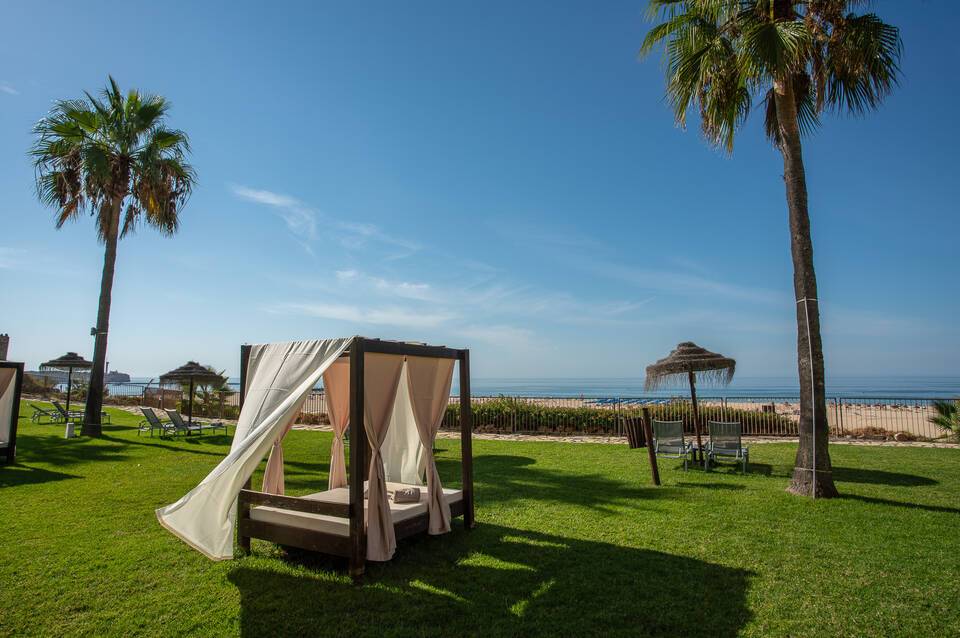 AP Oriental Beach 2