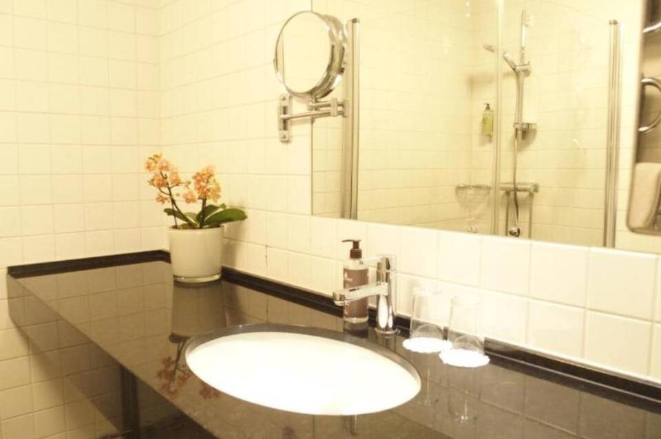 Home Hotel Wellington 2