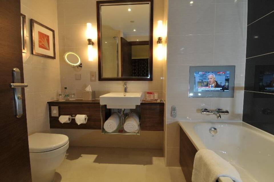 Crowne Plaza London - Gatwick Airport 3
