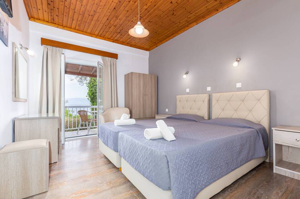 Oasis Hotel 5