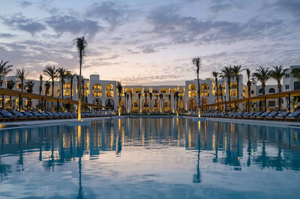 Serry Beach Resort 1