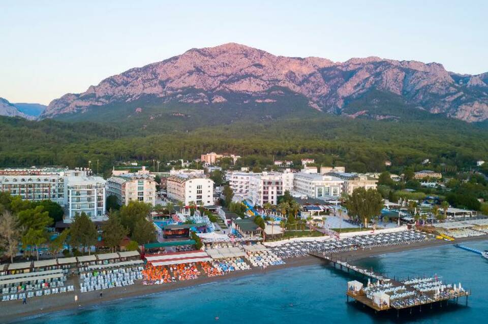 Armas Beach Hotel 5