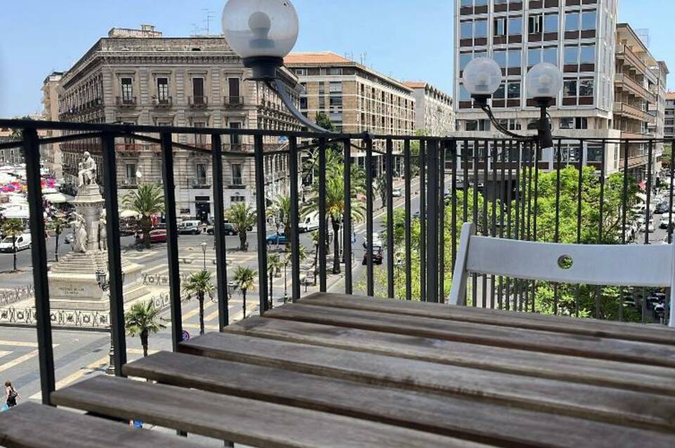 B&B Stesicoro 4