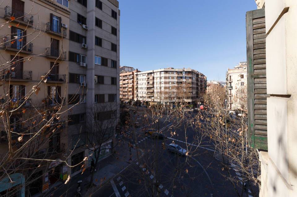 AinB Eixample-Miro Apartments 3
