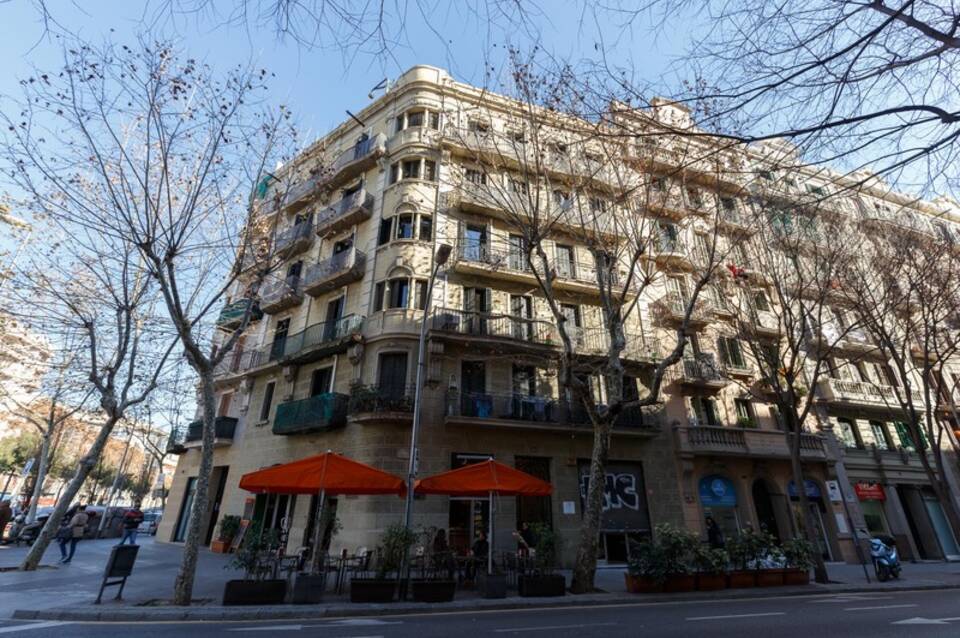 AinB Eixample-Miro Apartments 4