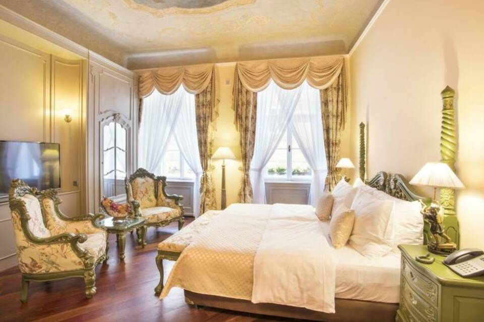 Iron Gate Hotel & Suites 4