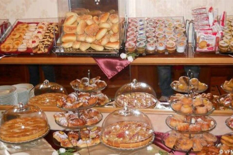 Hotel Joli 4