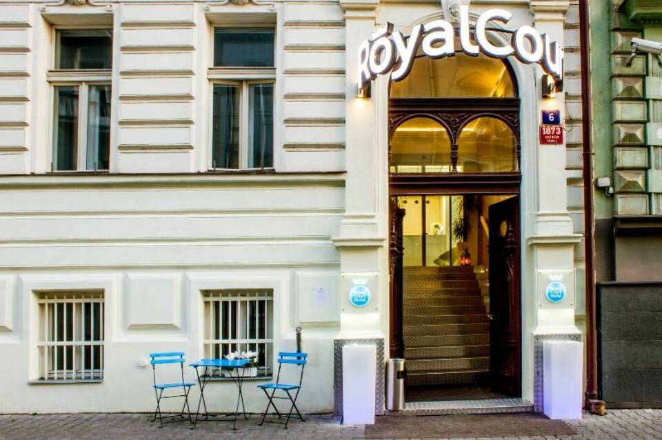 Royal Court Hotel 2