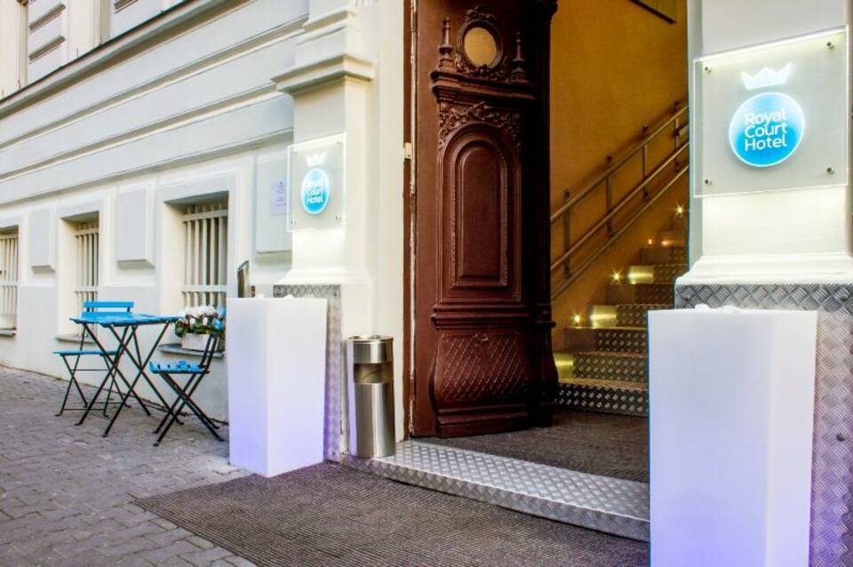 Royal Court Hotel 4