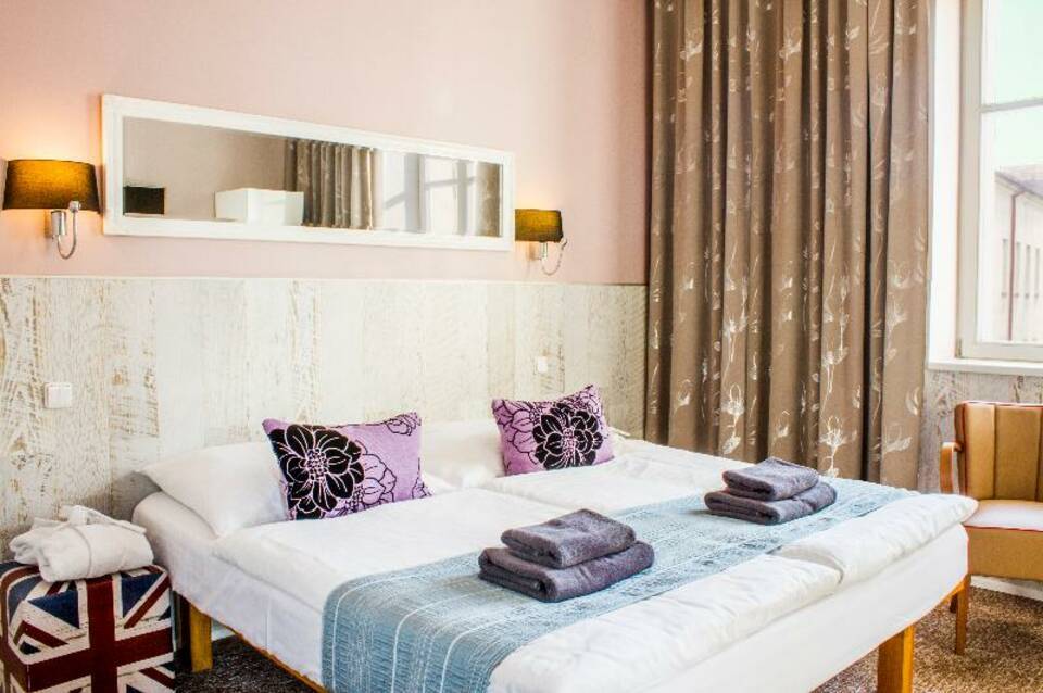 Royal Court Hotel 1