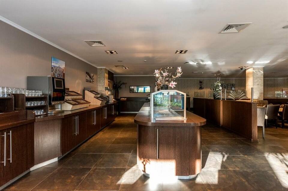 XO Hotels Blue Square 1