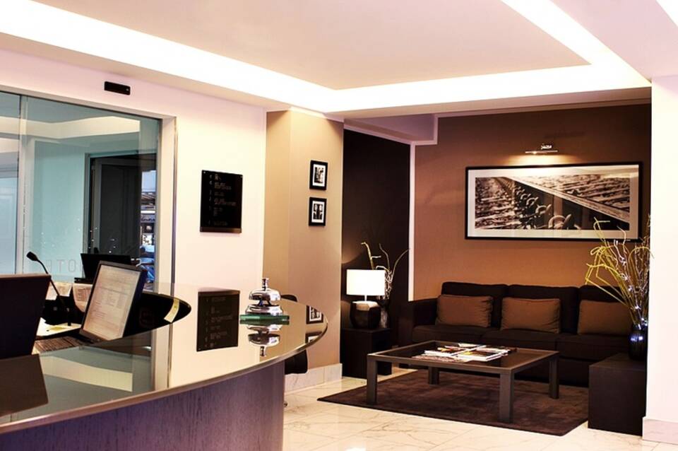 Stelle Hotel The Businest 5