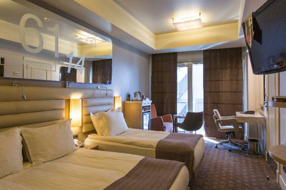 Ramada by Wyndham Istanbul Pera 1