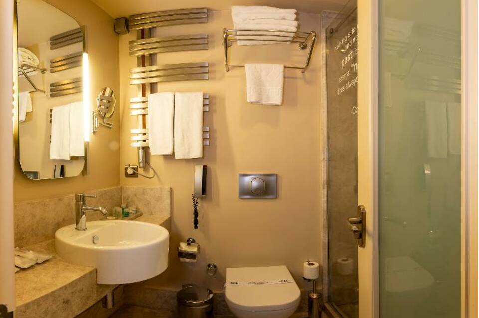 Ramada by Wyndham Istanbul Pera 4