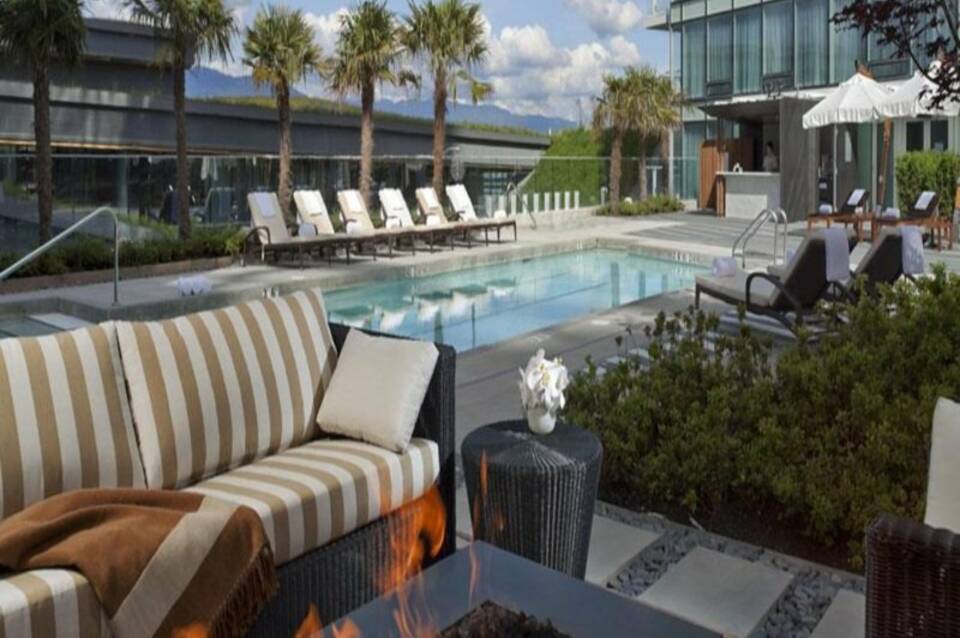 Fairmont Pacific Rim 5