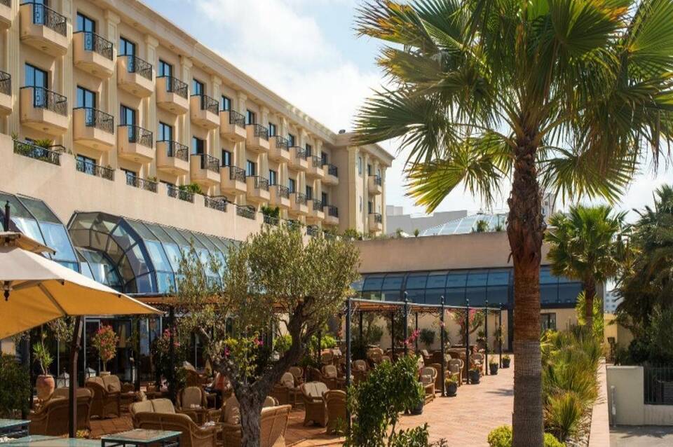 Concorde Hotel Les Berges du Lac 1