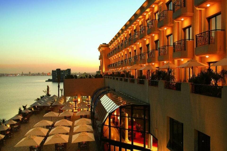 Concorde Hotel Les Berges du Lac 2
