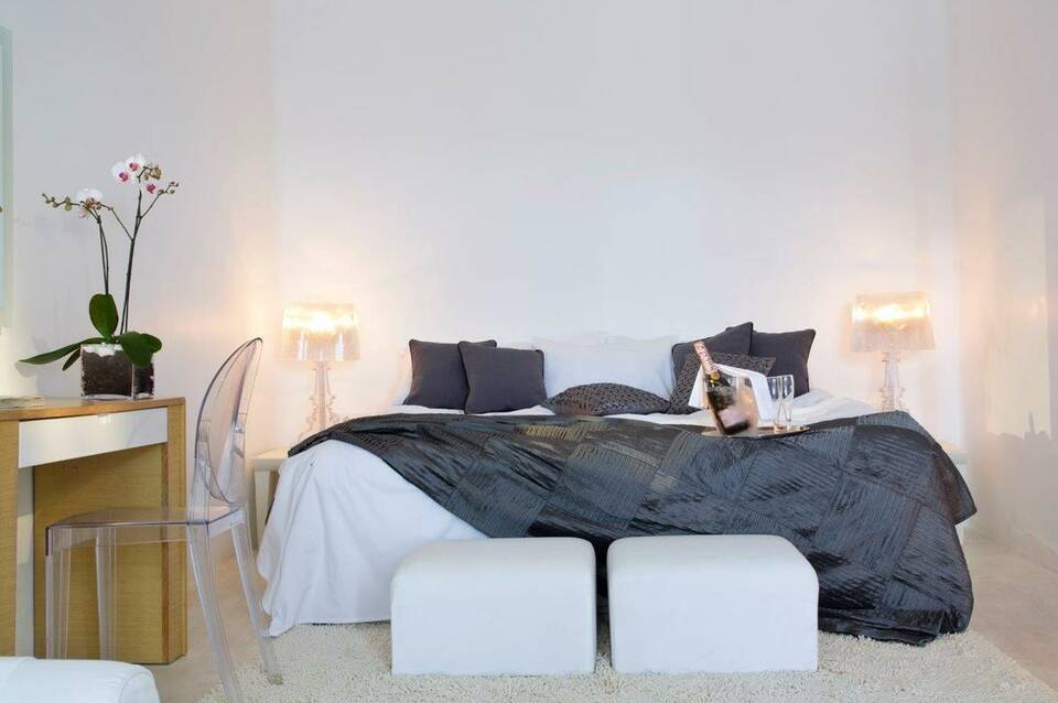 Rocabella Santorini 3
