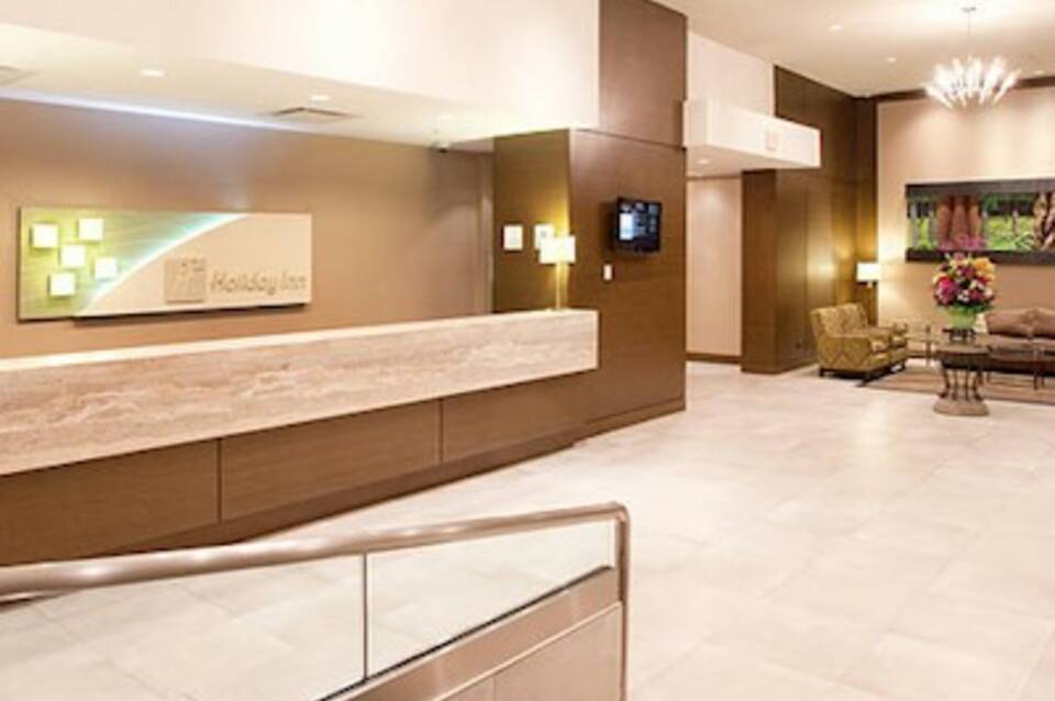 Holiday Inn Vancouver Centre 5