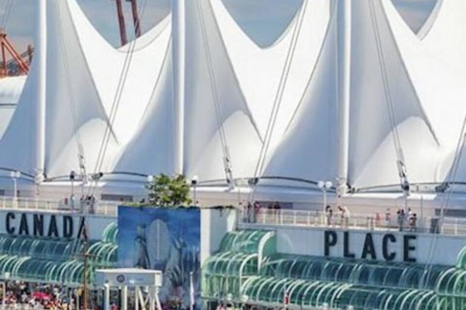 Coast Coal Harbour Vancouver Hotel by APA 1