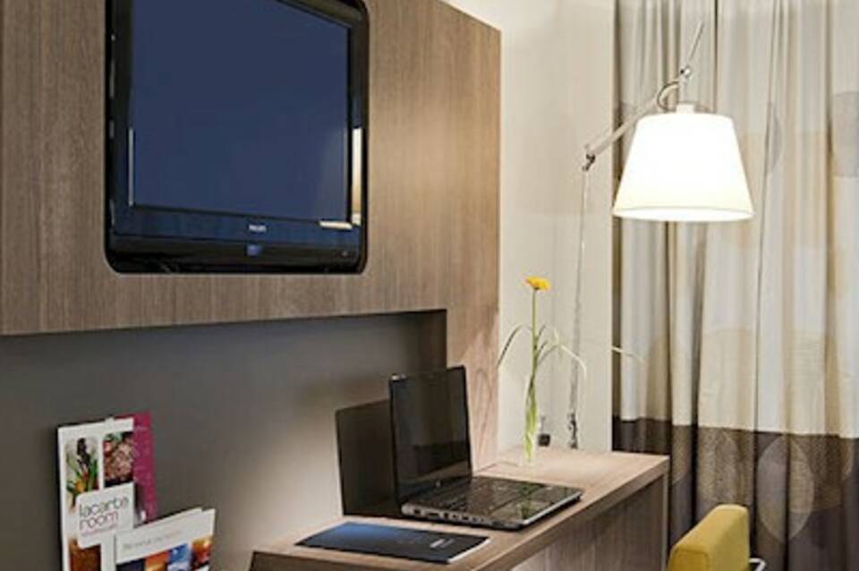 Novotel Paris La Défense Esplanade 2