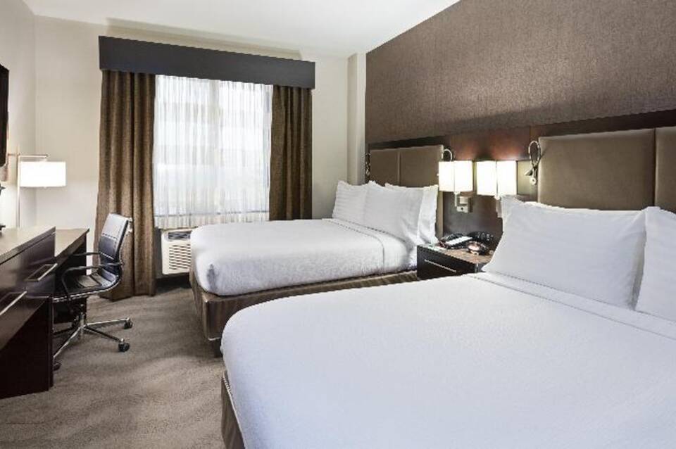 Holiday Inn NYC Lower East Side 4