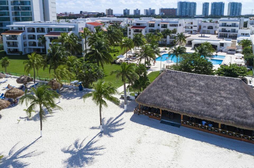 Beachscape Kin Ha Villas & Suites 4