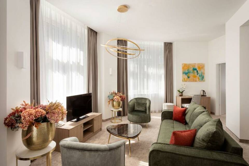 Mera Hotel 3