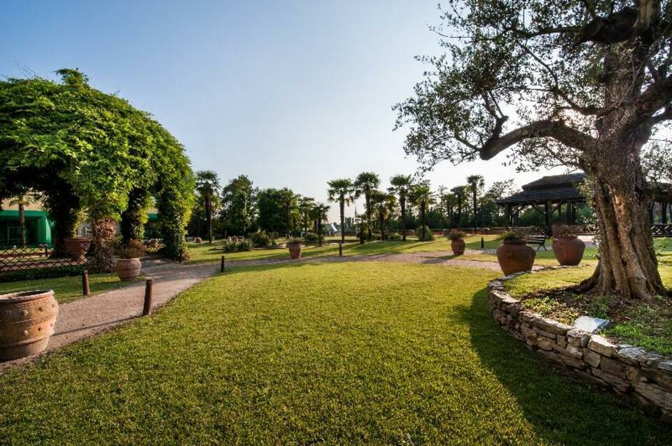 Royal Garden 5