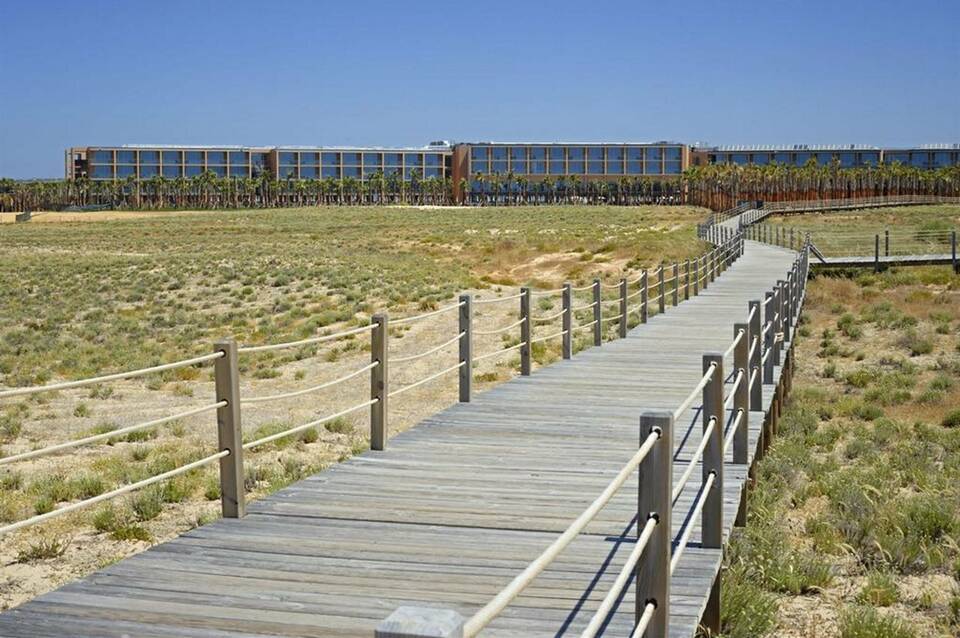 Wine & Books by the Sea Algarve Resort 5
