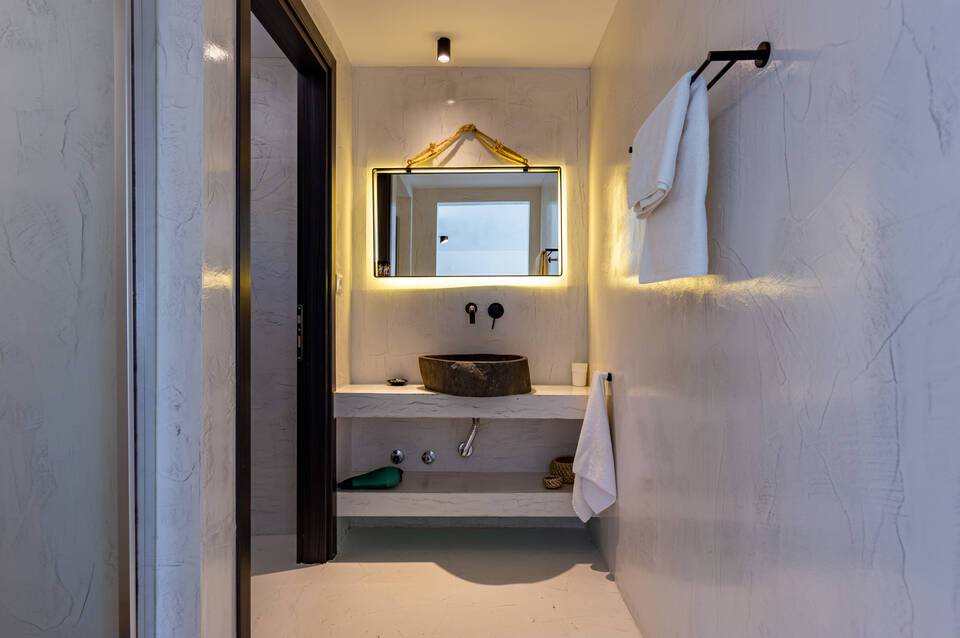 Casa Bloo adults only (16+) 2